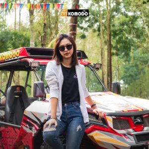 Tipe-Tipe-Unik-Traveller-Offroad-Mobil-Cantik-Fin-Komodo-untuk-Foto