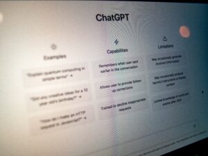 ChatGPT, salah satu AI ciptaan OpenAI yang bisa menjawab segala pertanyaan pengguna